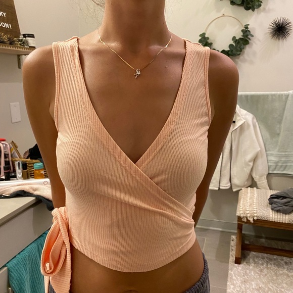 By The Way Peach side tie tank - Picture 2 of 4